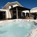 Villa Marvelous 2 Bedrooms Kagura Spacious *