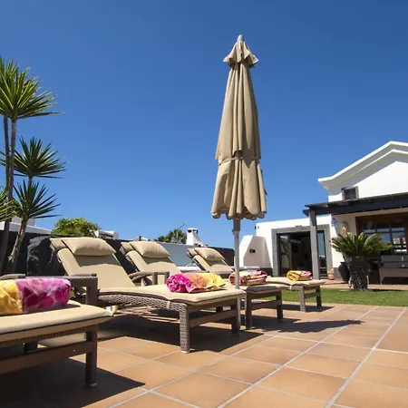 Marvelous 2 Bedrooms Kagura Spacious Sun Terrace Outdoor Pool, Hot Tub And Bbq Montana Roja Villa