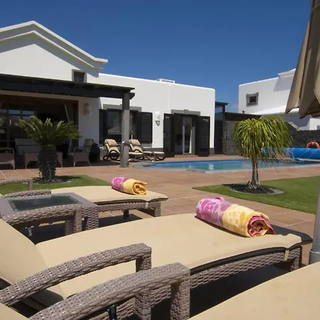 Marvelous 2 Bedrooms Kagura Spacious Sun Terrace Outdoor Pool, Hot Tub And Bbq Montana Roja Villa *