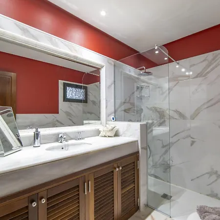 Marvelous 2 Bedrooms Kagura Spacious Sun Terrace Outdoor Pool, Hot Tub And Bbq Montana Roja Villa *