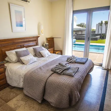 Villa Marvelous 2 Bedrooms Kagura Spacious Sun Terrace Outdoor Pool, Hot Tub And Bbq Montana Roja *